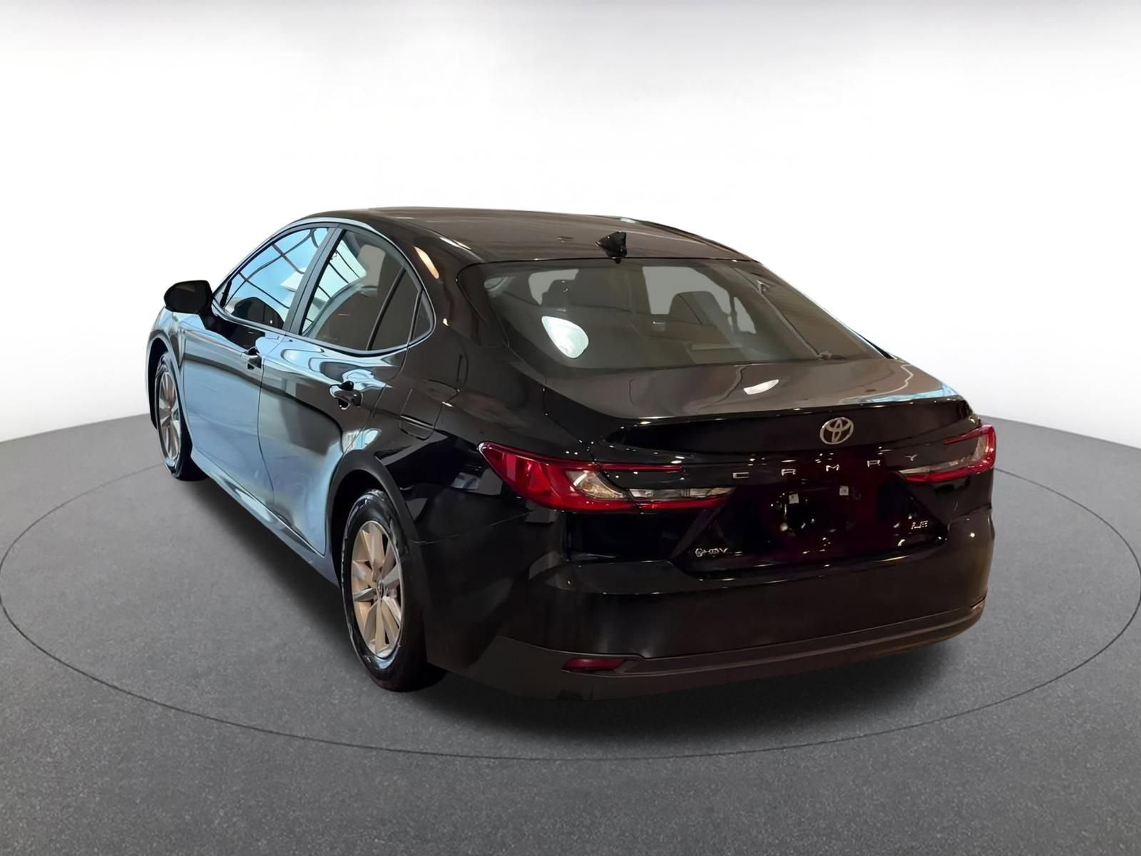 Thumbnail: 2025 Toyota Camry - 11