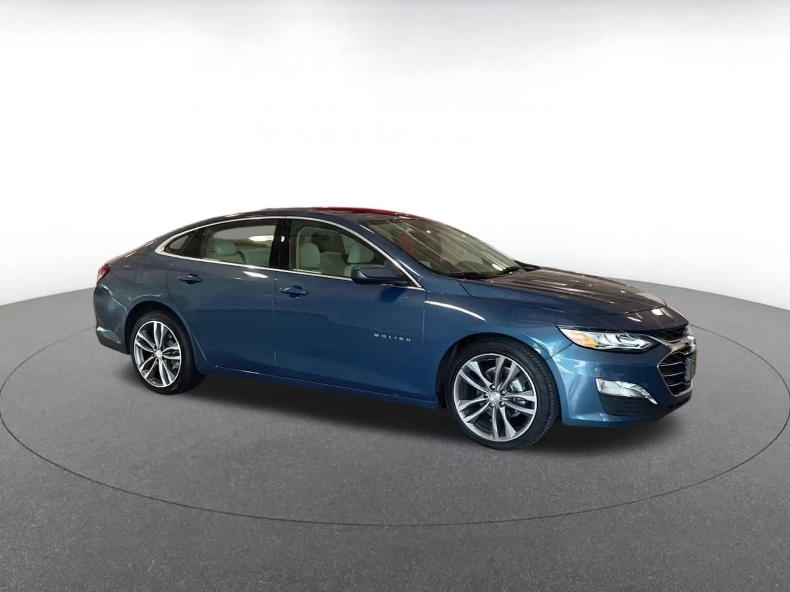 Thumbnail: 2024 Chevrolet Malibu - 2