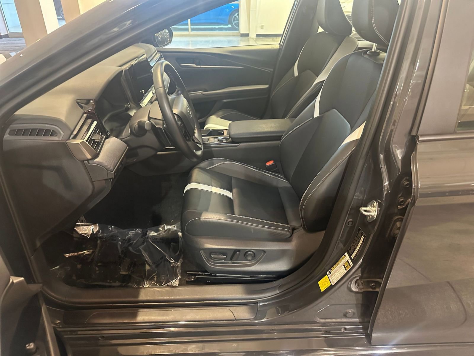 Thumbnail: 2025 Toyota Camry - 27