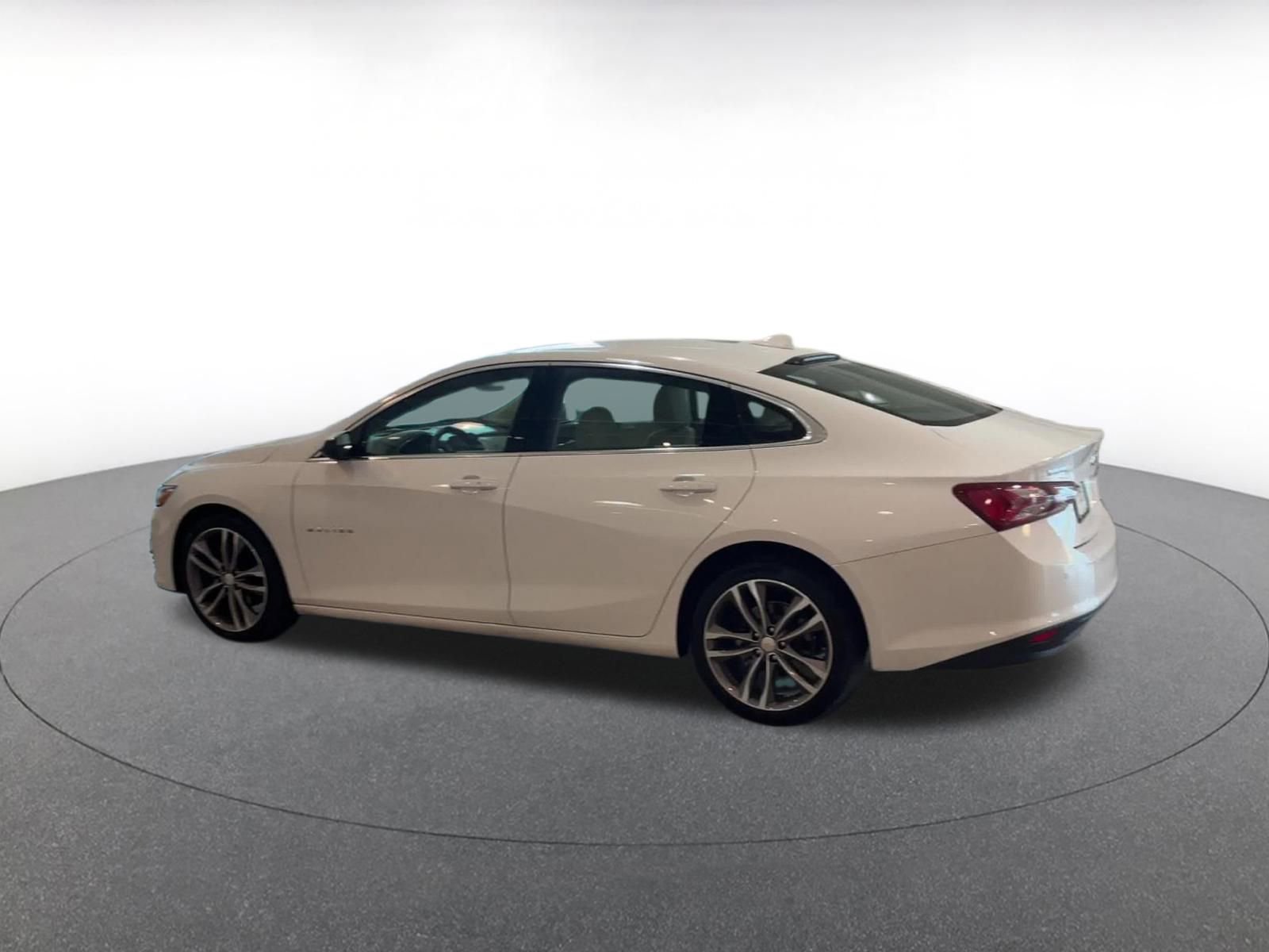Thumbnail: 2024 Chevrolet Malibu - 10