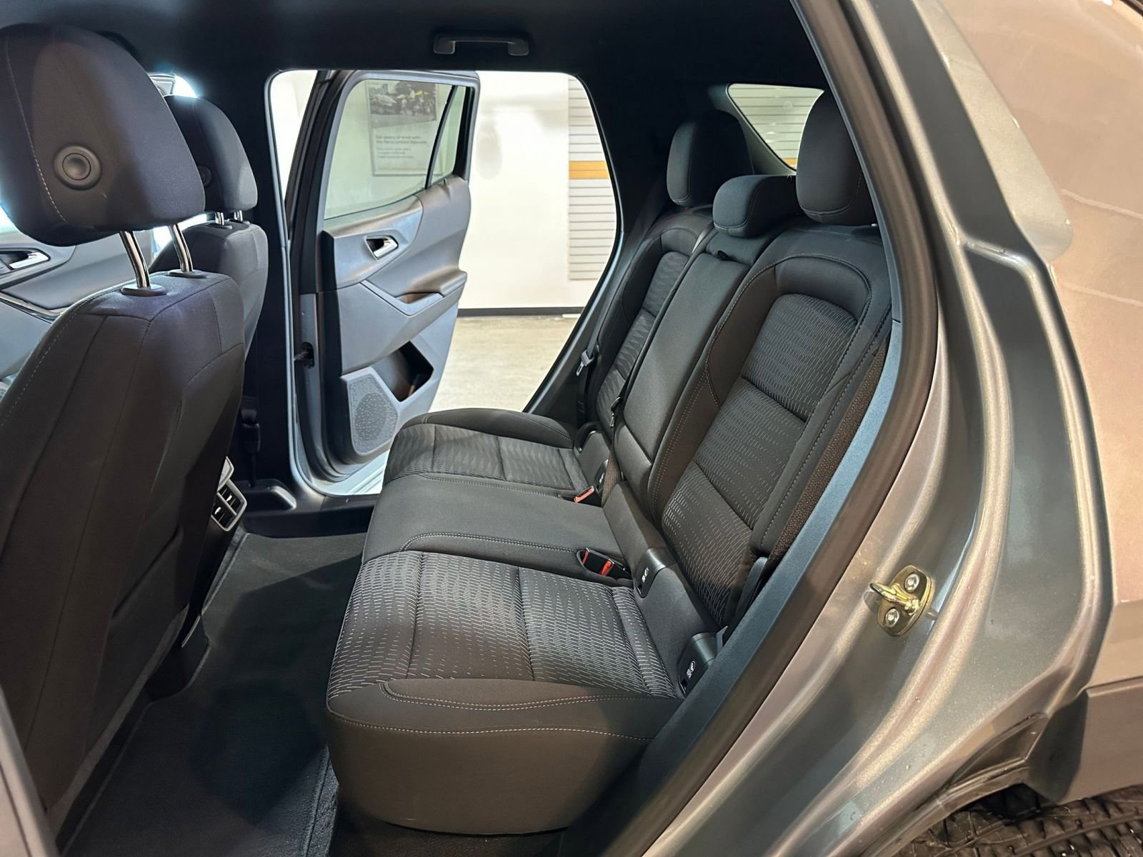 Thumbnail: 2025 Chevrolet Equinox - 25