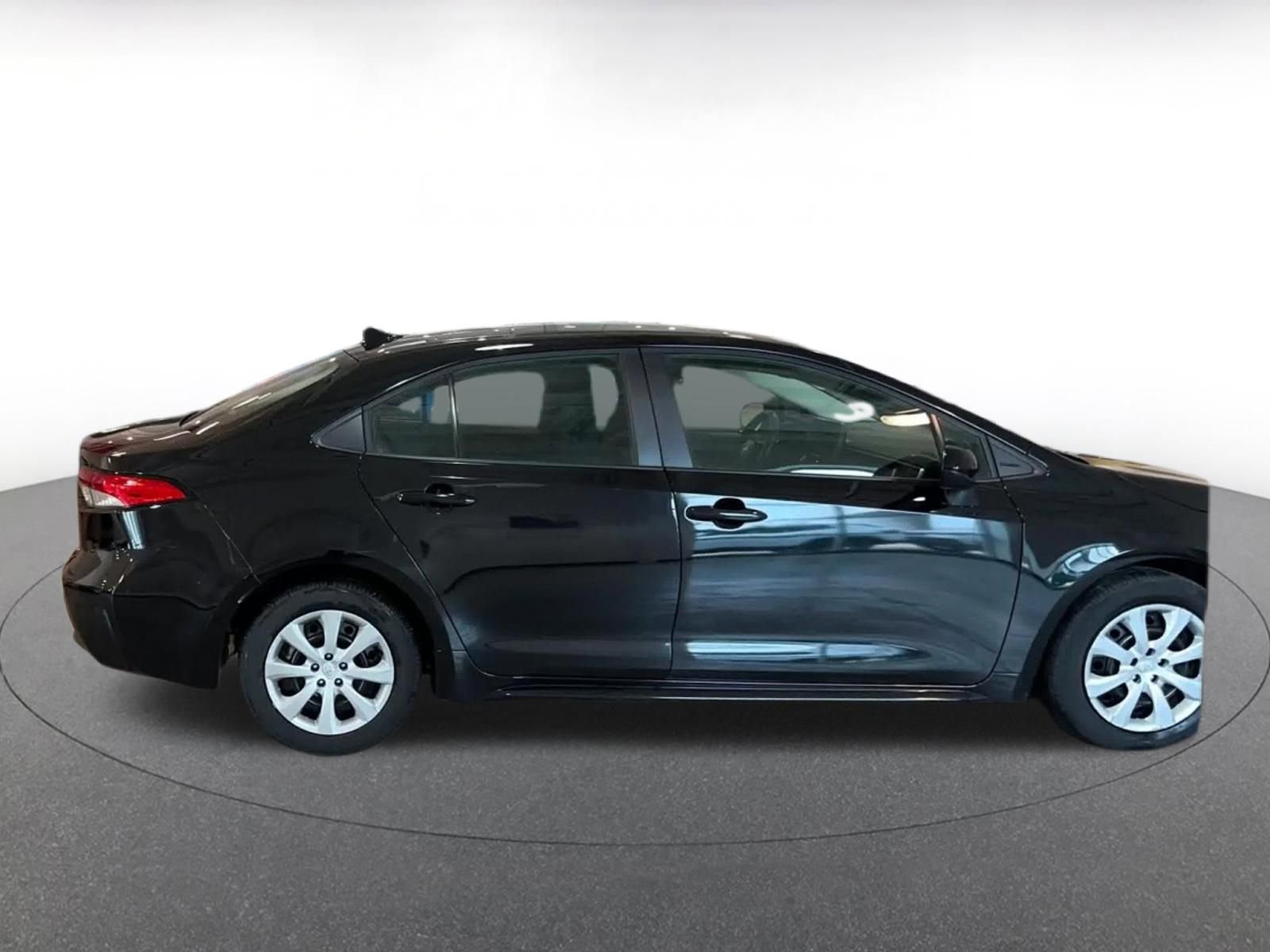 Thumbnail: 2025 Toyota Corolla - 16