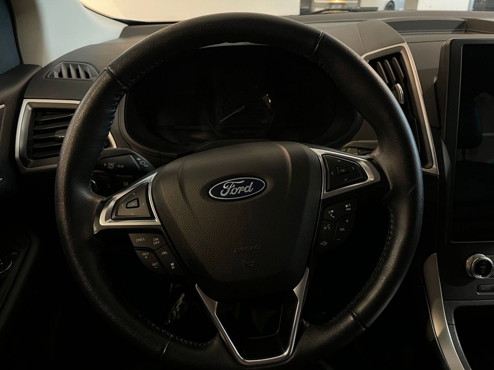 Thumbnail: 2024 Ford Edge - 28