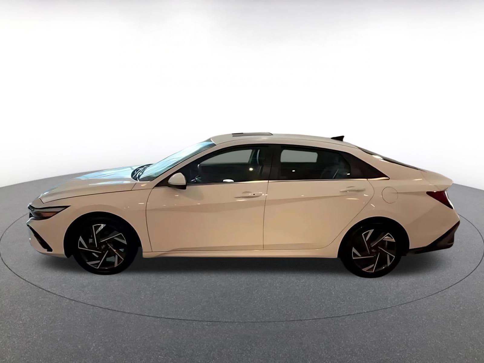 Thumbnail: 2025 Hyundai Elantra - 10