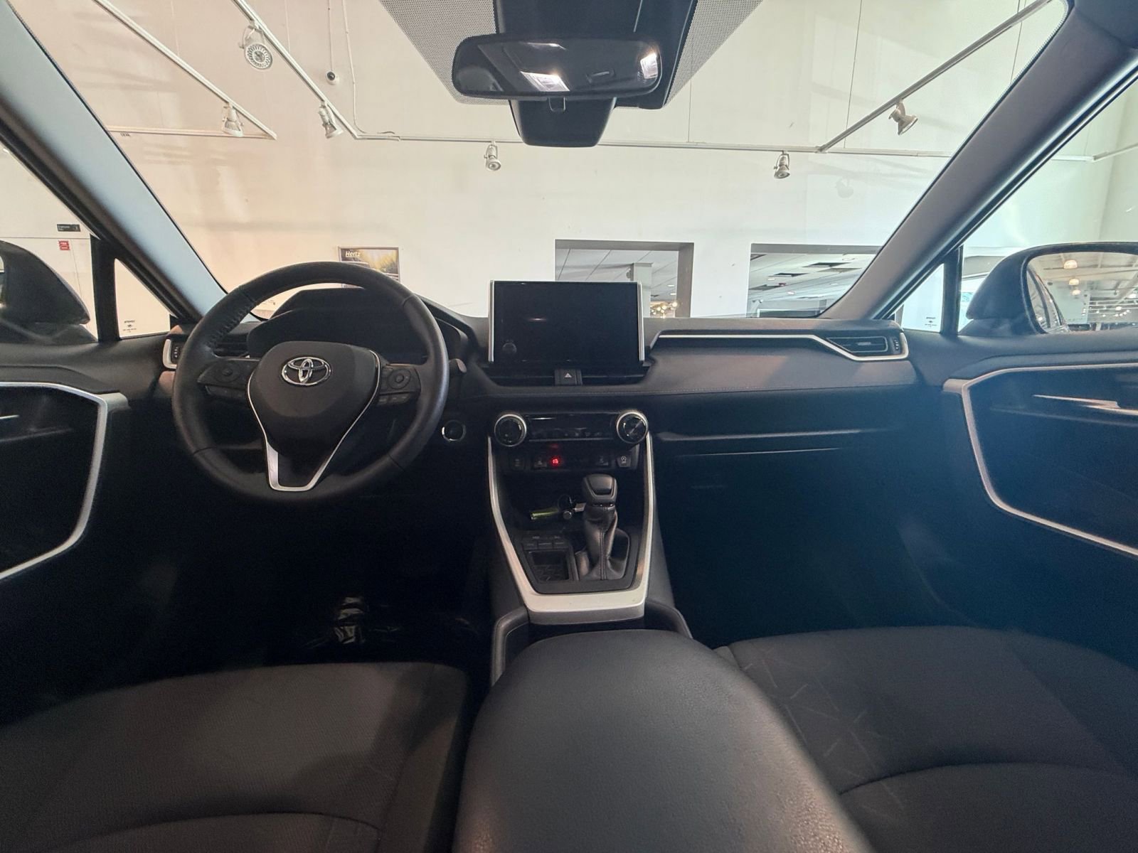 Thumbnail: 2025 Toyota RAV4 - 33