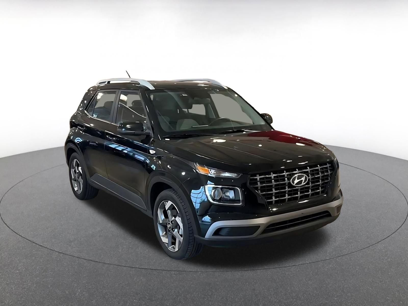 Thumbnail: 2025 Hyundai Venue - 3