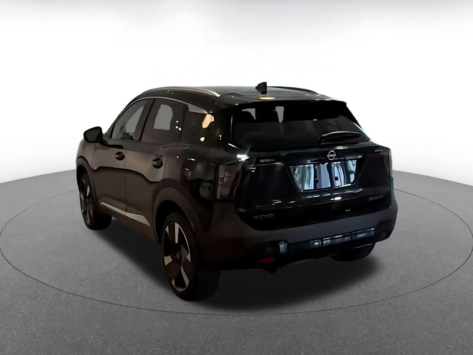 Thumbnail: 2026 Nissan Kicks - 4