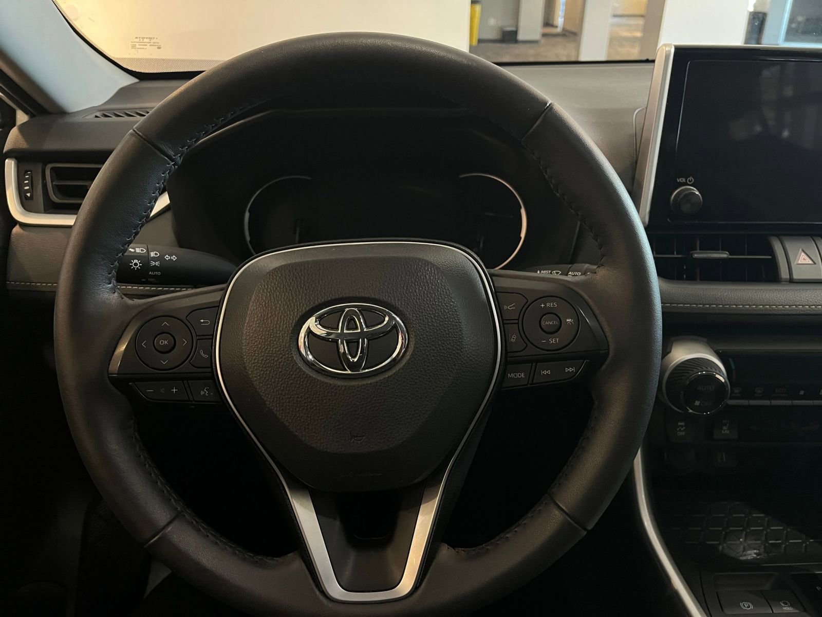 Thumbnail: 2024 Toyota RAV4 - 28