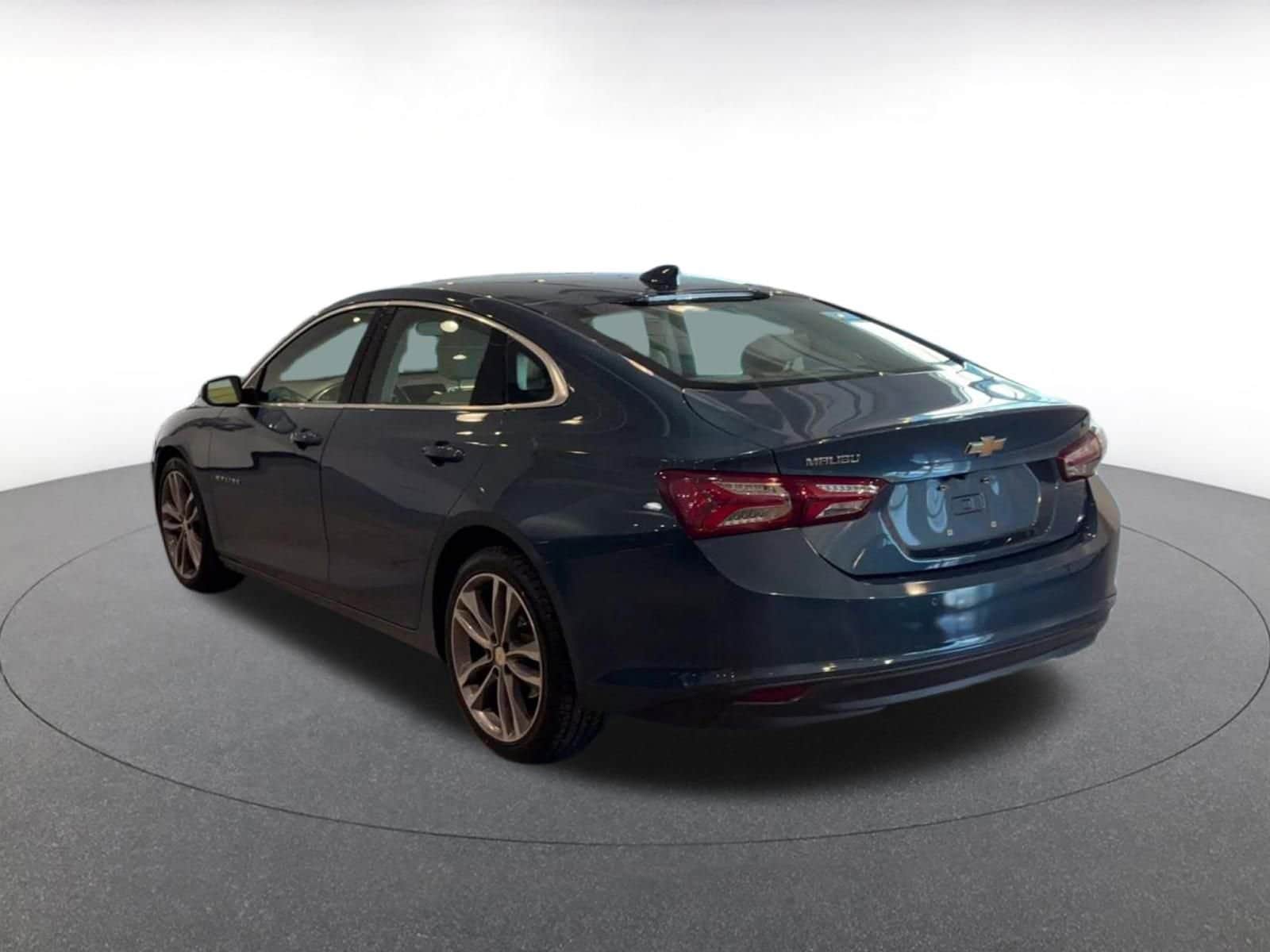 Thumbnail: 2024 Chevrolet Malibu - 11