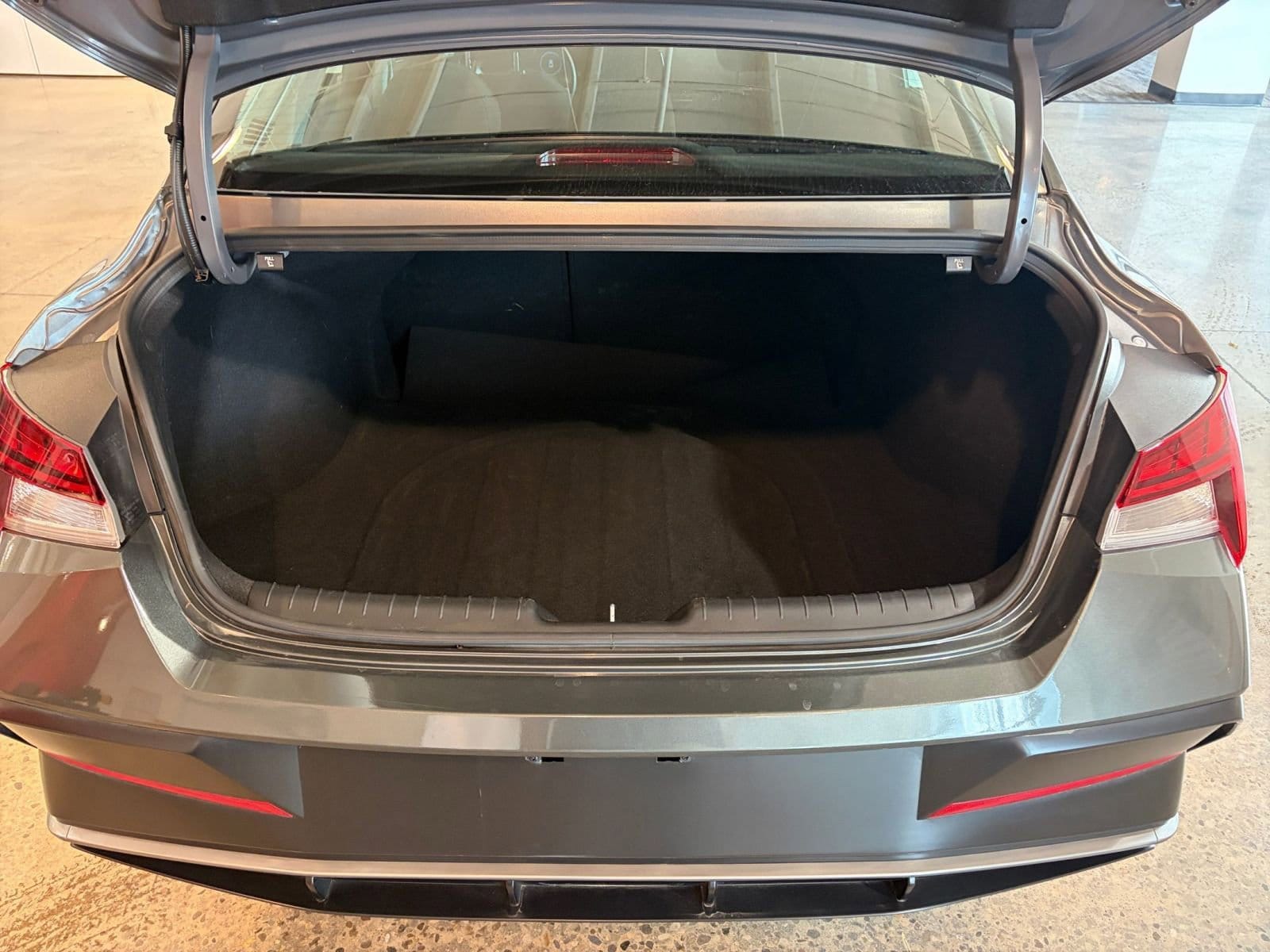 Thumbnail: 2025 Hyundai Elantra - 30