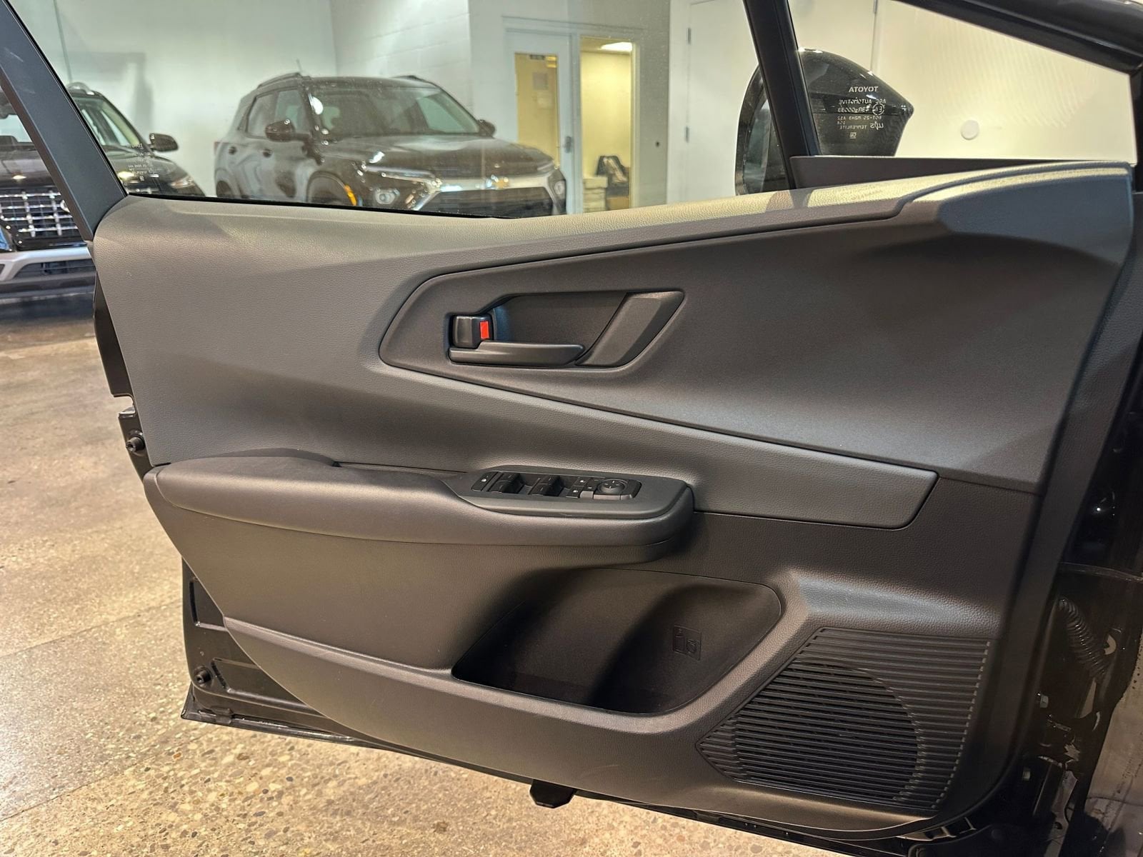 Thumbnail: 2025 Toyota Prius - 20