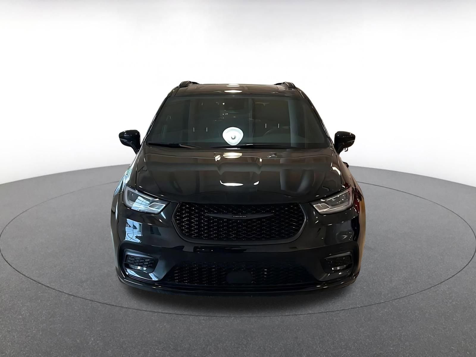 Thumbnail: 2025 Chrysler Pacifica - 4