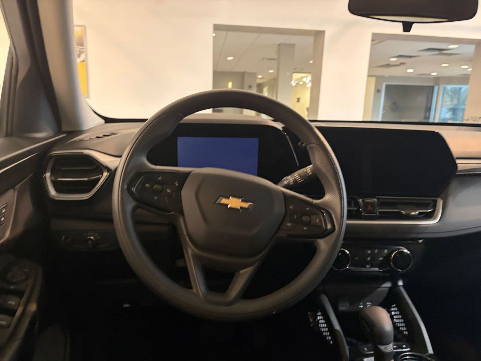 Thumbnail: 2025 Chevrolet TrailBlazer - 32