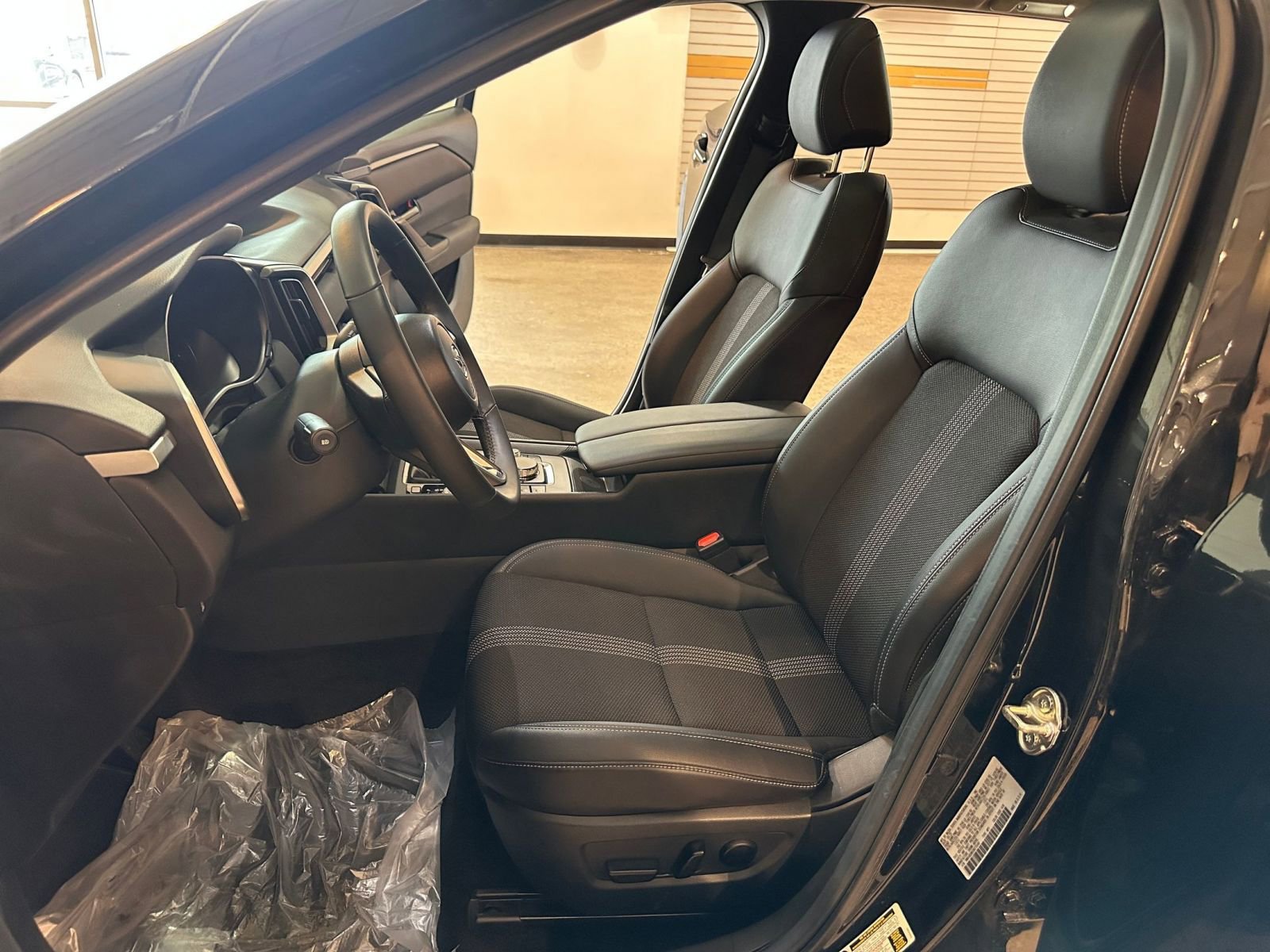 Thumbnail: 2025 Mazda CX-50 - 28