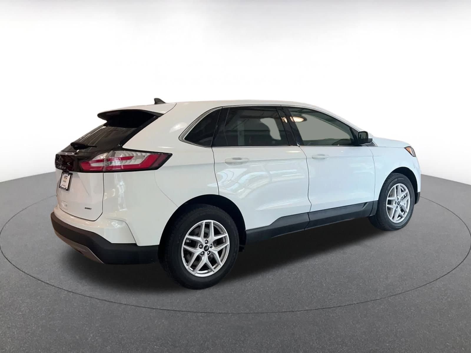 Thumbnail: 2023 Ford Edge - 14