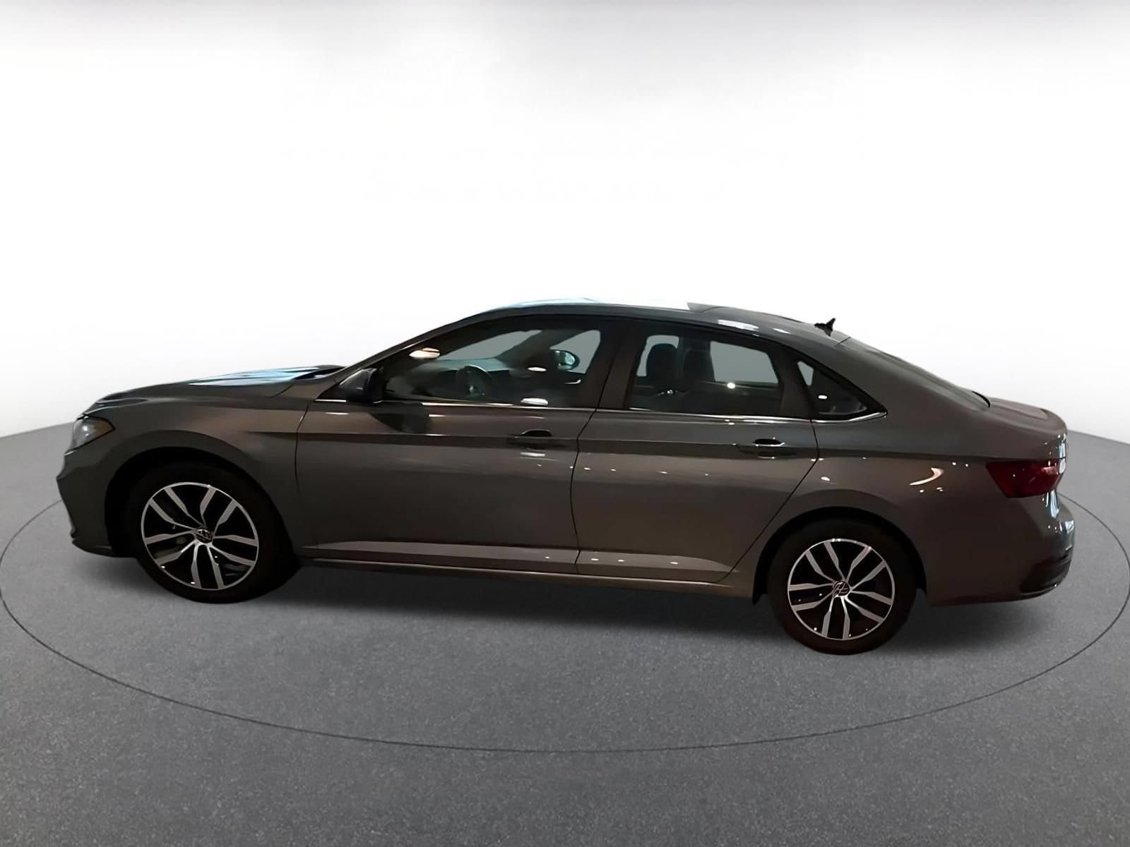 Thumbnail: 2025 Volkswagen Jetta - 9
