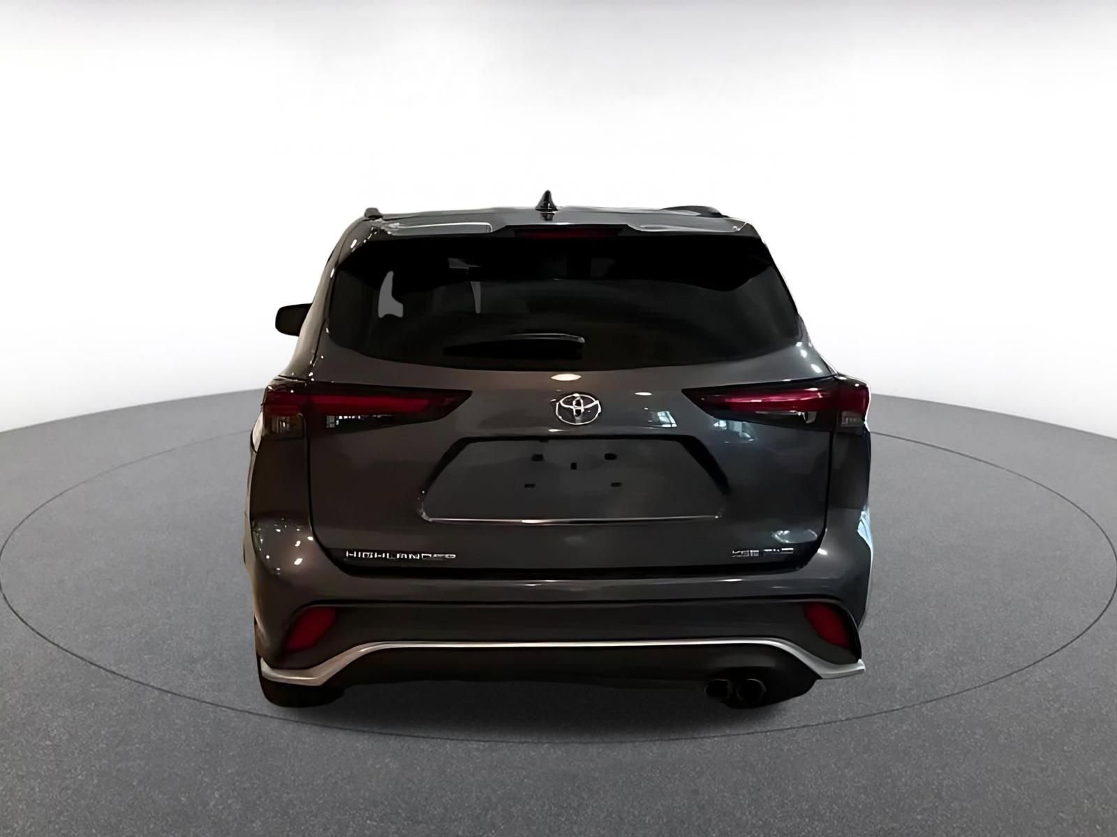 Thumbnail: 2025 Toyota Highlander - 12