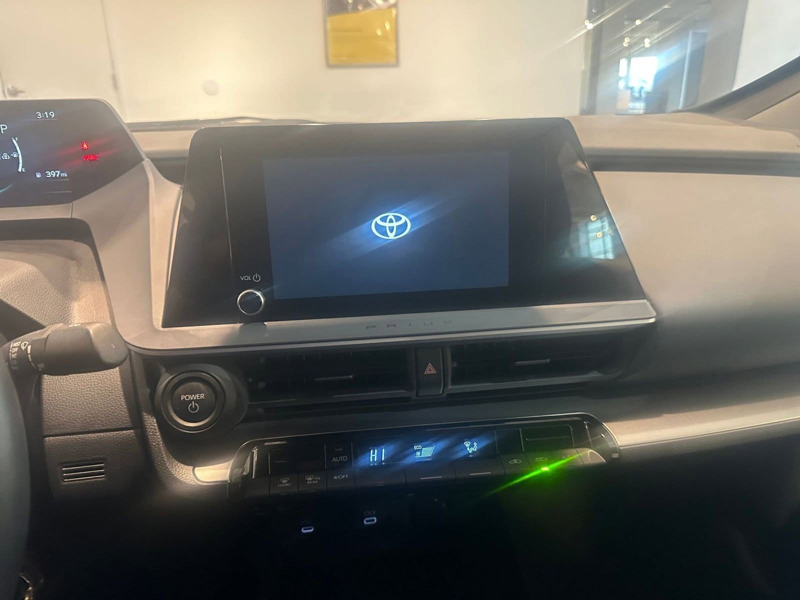 Thumbnail: 2025 Toyota Prius - 18