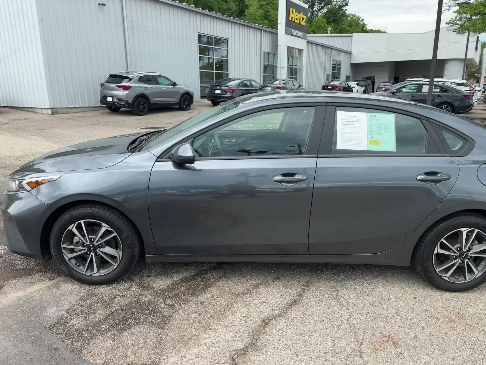 Thumbnail: 2024 Kia Forte - 8