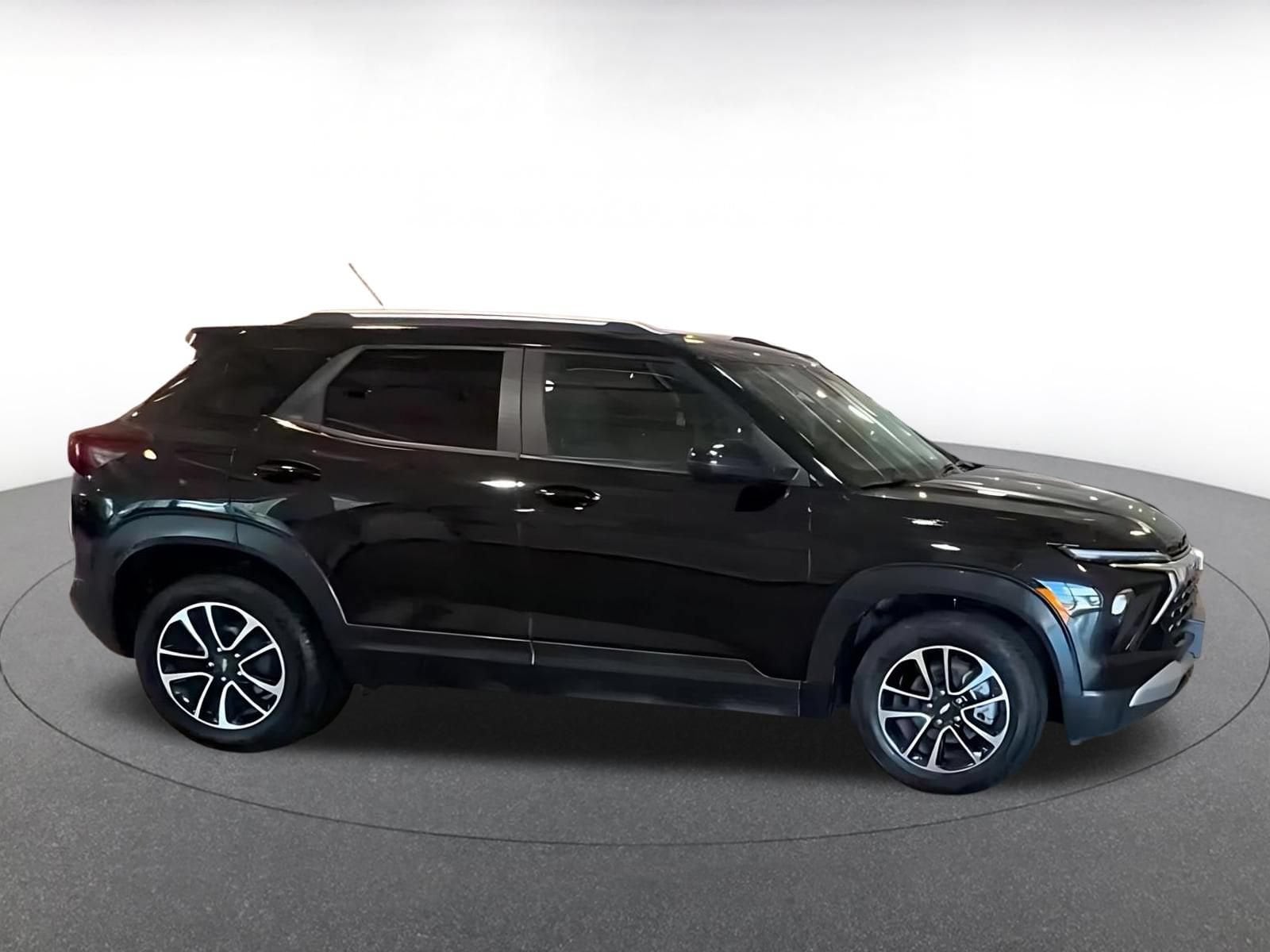 Thumbnail: 2025 Chevrolet TrailBlazer - 14