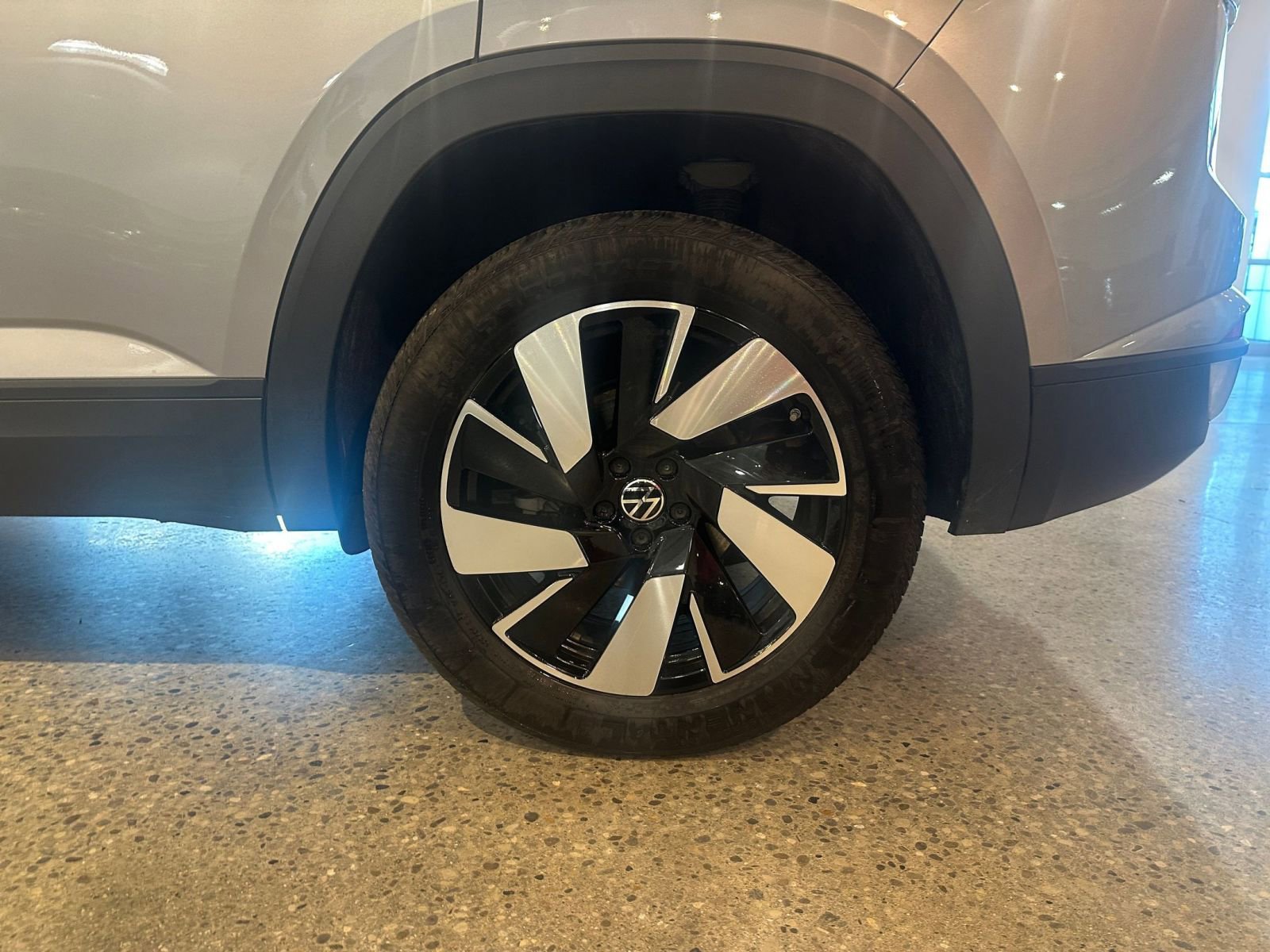 Thumbnail: 2025 Volkswagen Atlas - 30