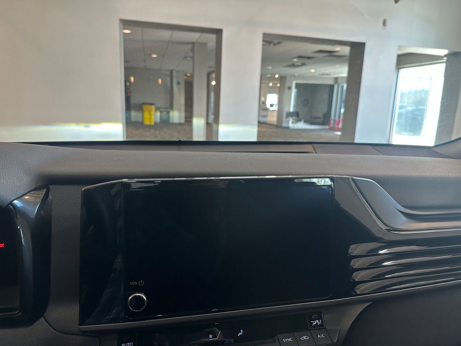 Thumbnail: 2025 Toyota Camry - 18