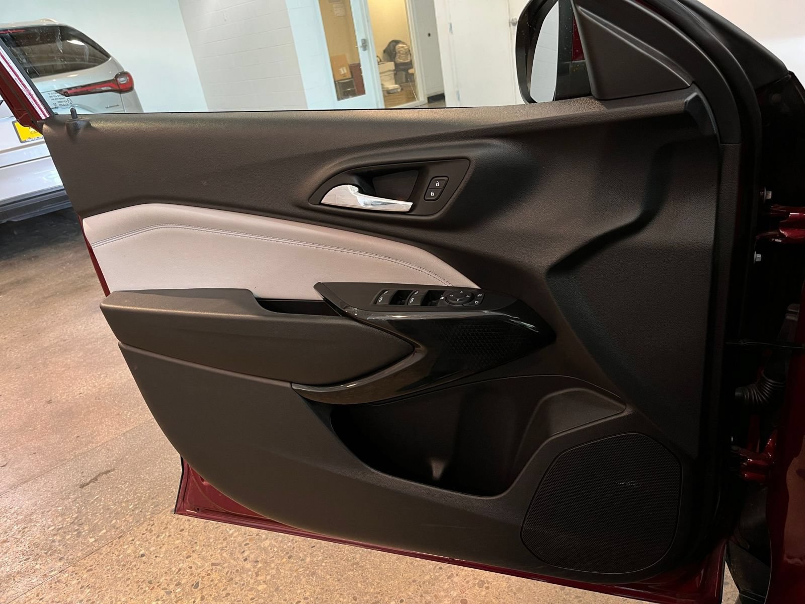 Thumbnail: 2025 Chevrolet Trax - 18