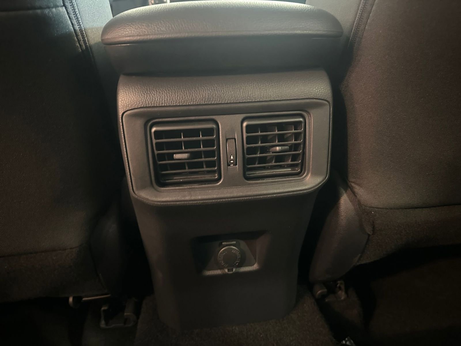 Thumbnail: 2025 Toyota RAV4 - 24