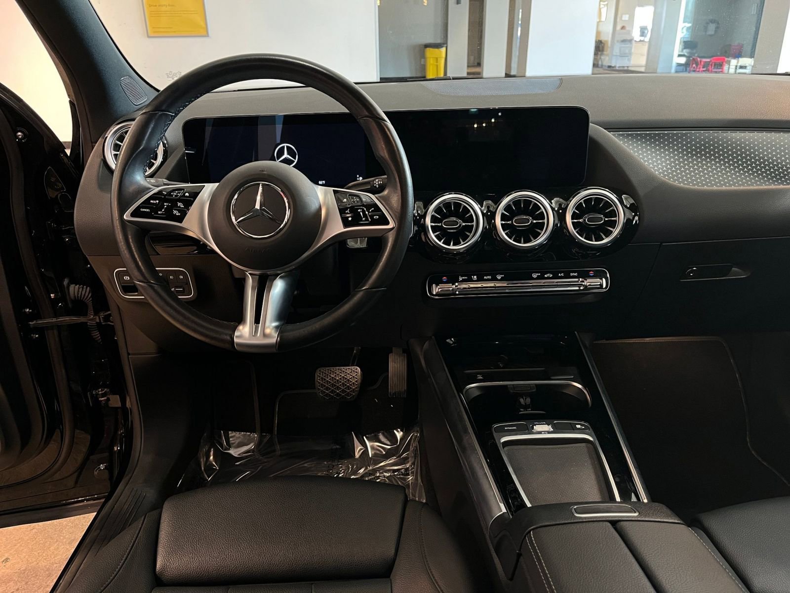 Thumbnail: 2025 Mercedes-Benz GLA - 35