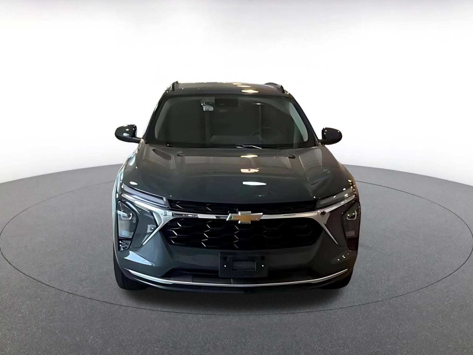 Thumbnail: 2025 Chevrolet Trax - 3