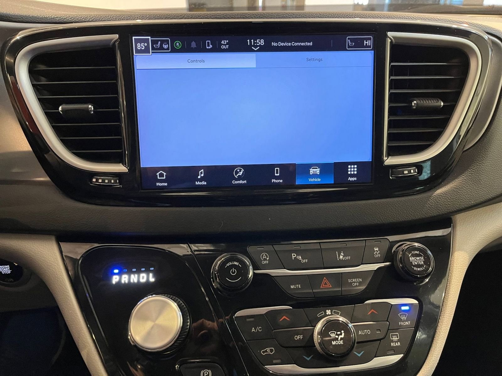 Thumbnail: 2024 Chrysler Pacifica - 21