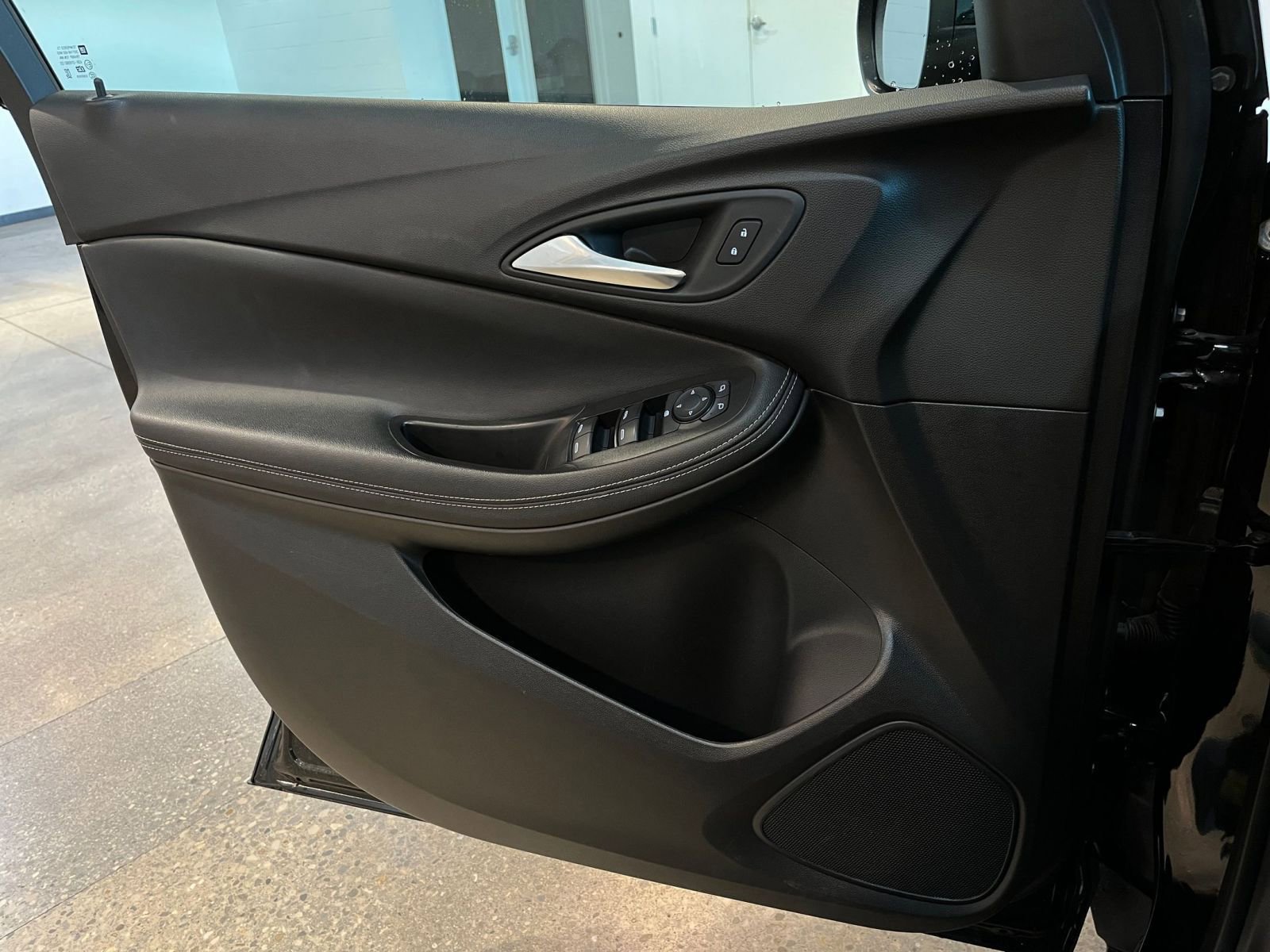 Thumbnail: 2025 Buick Encore GX - 18
