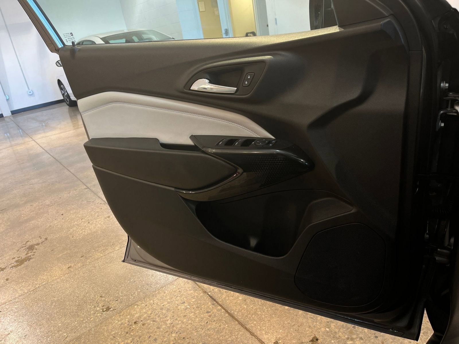 Thumbnail: 2025 Chevrolet Trax - 20