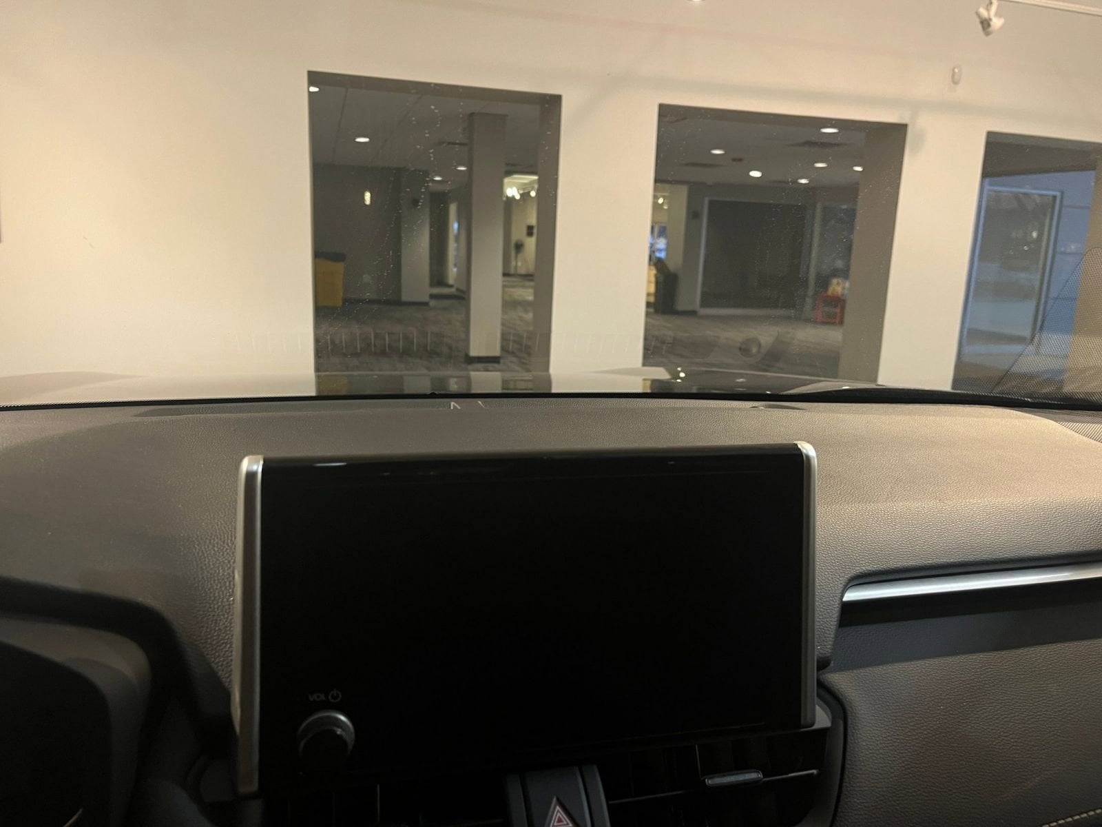 Thumbnail: 2025 Toyota RAV4 - 18