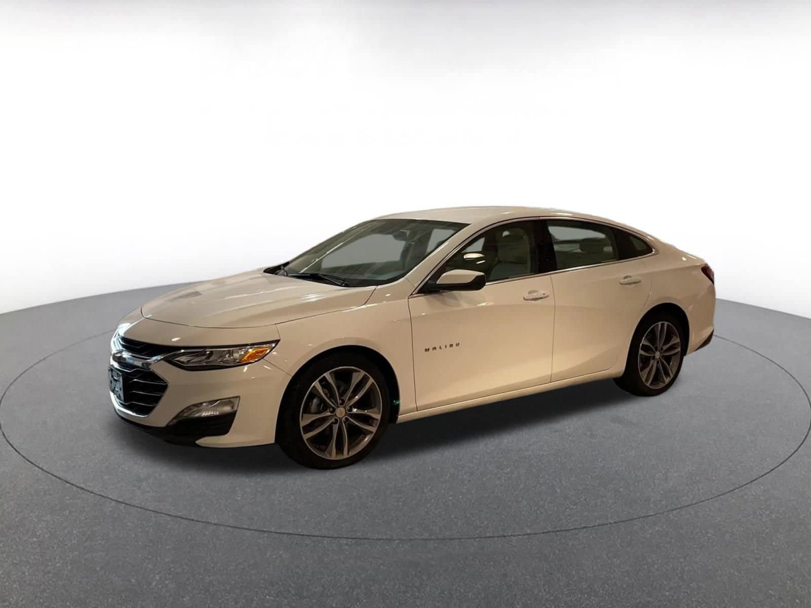 Thumbnail: 2024 Chevrolet Malibu - 8