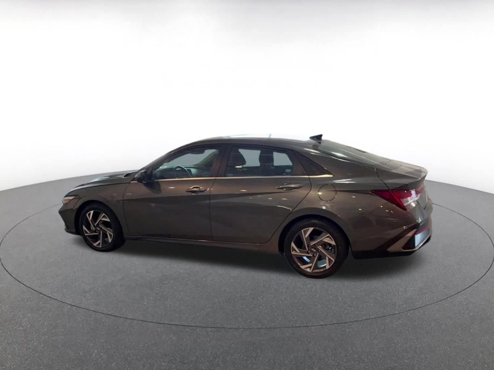 Thumbnail: 2025 Hyundai Elantra - 10