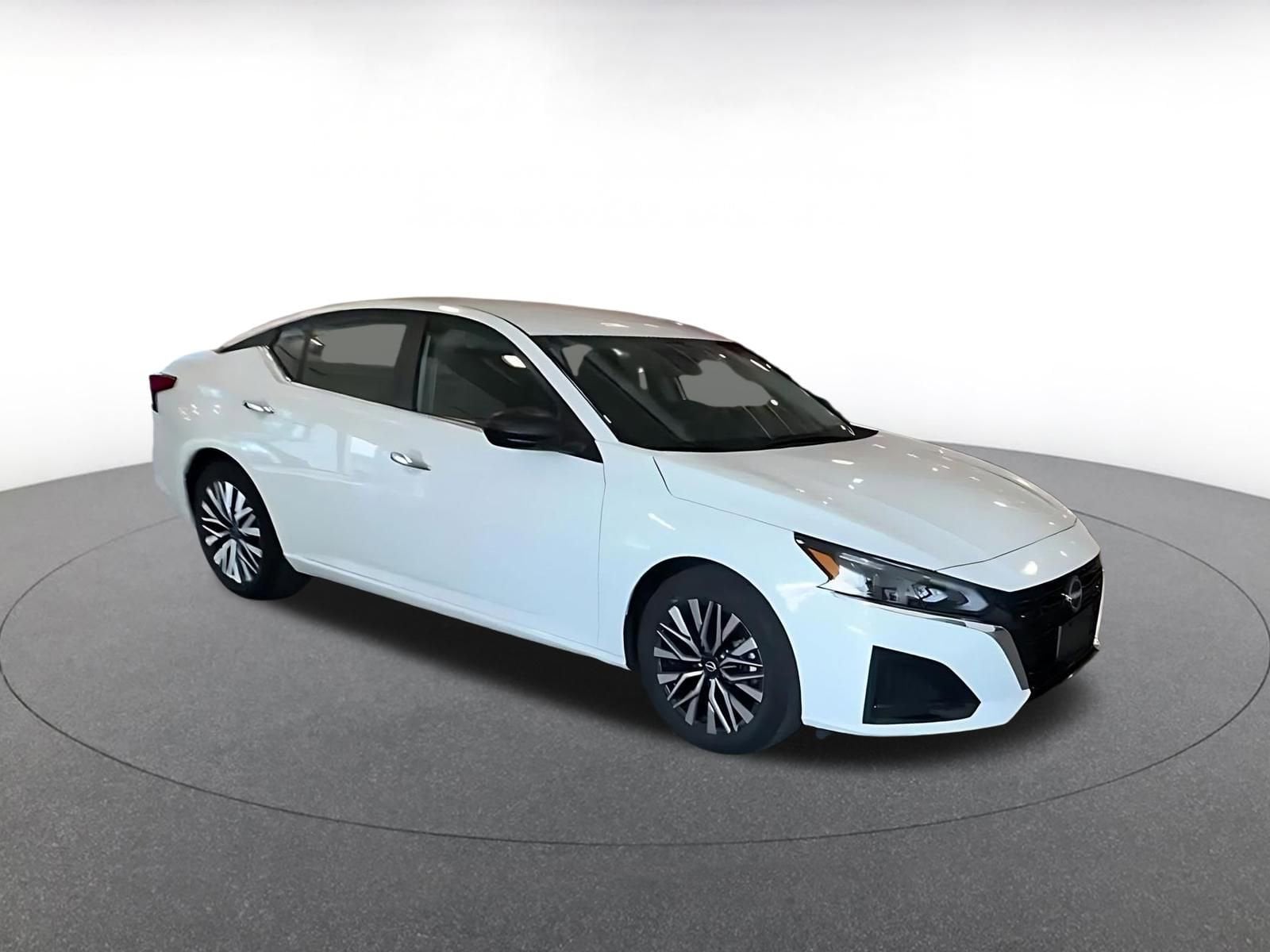 Thumbnail: 2025 Nissan Altima - 2