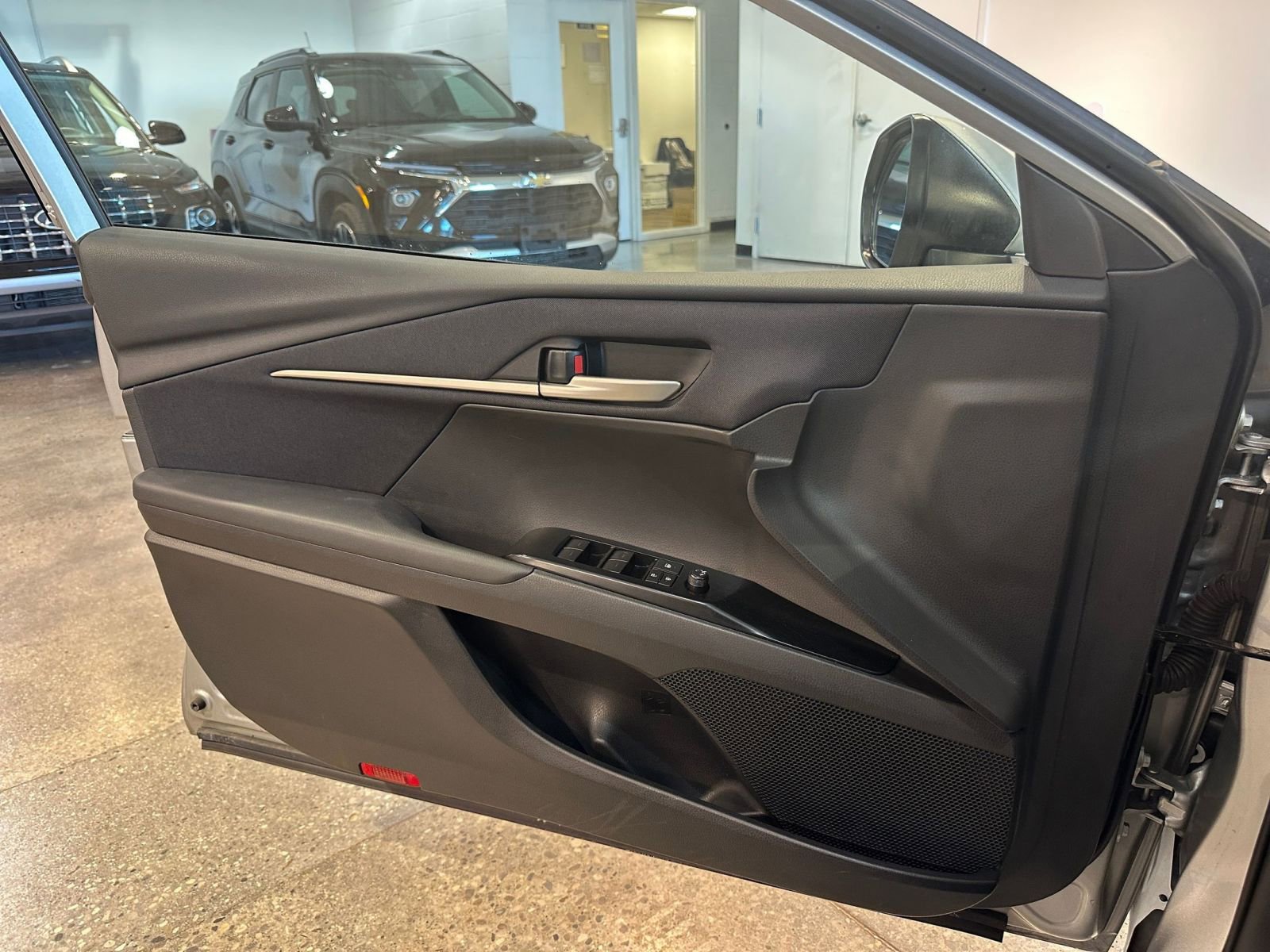 Thumbnail: 2025 Toyota Camry - 20