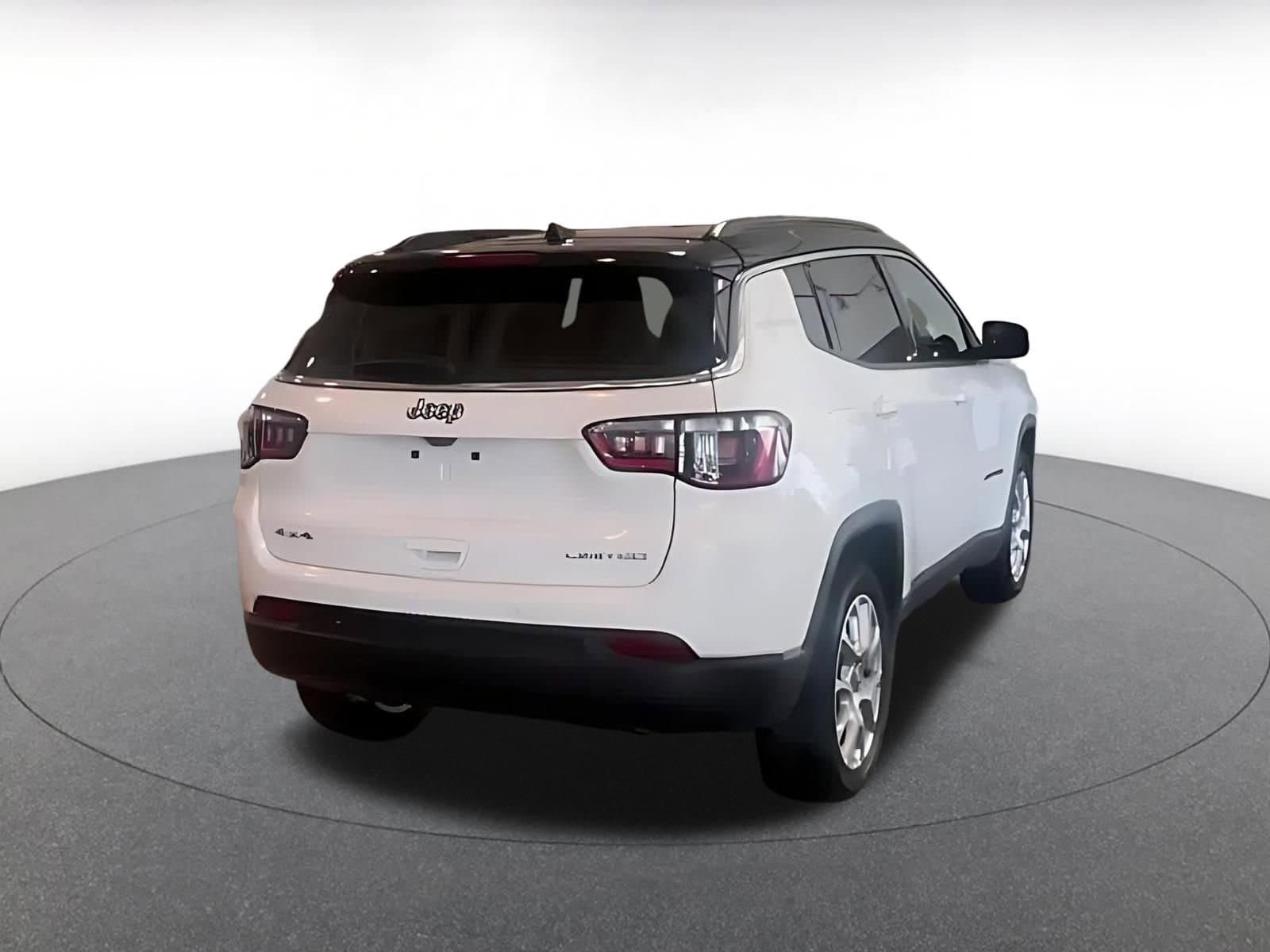 Thumbnail: 2025 Jeep Compass - 11
