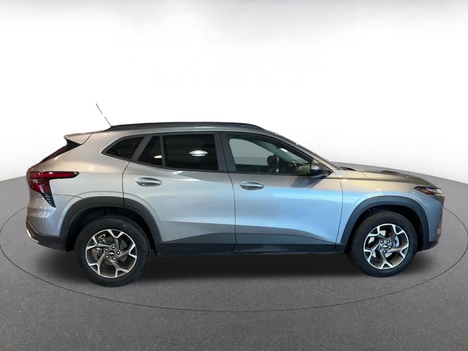 Thumbnail: 2025 Chevrolet Trax - 16