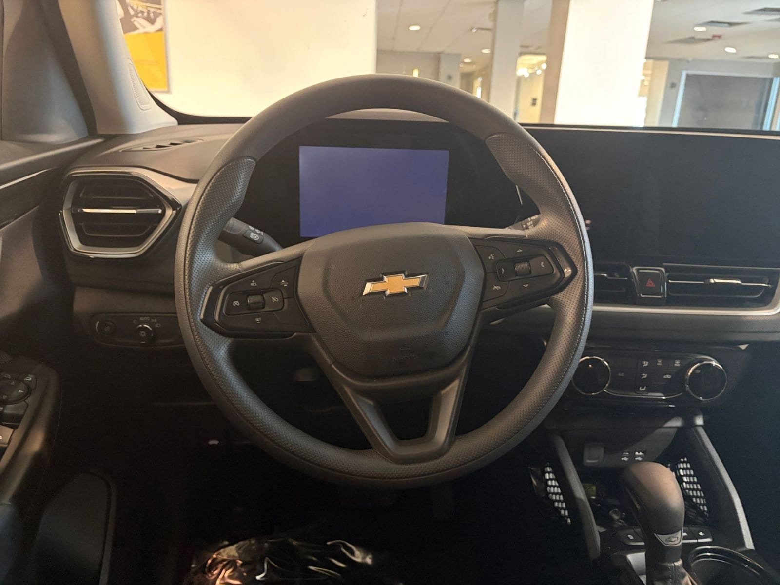 Thumbnail: 2025 Chevrolet TrailBlazer - 32