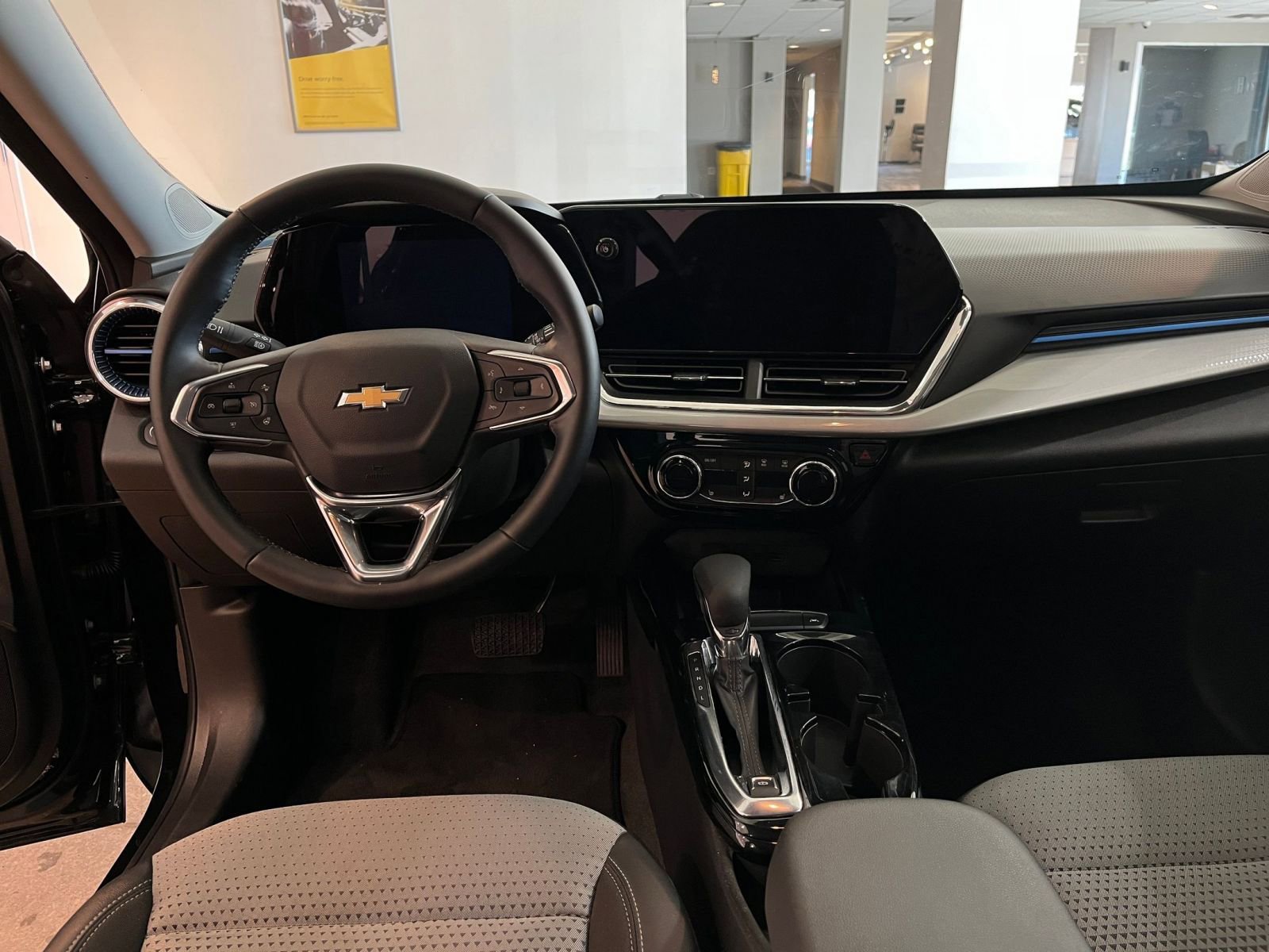 Thumbnail: 2025 Chevrolet Trax - 33