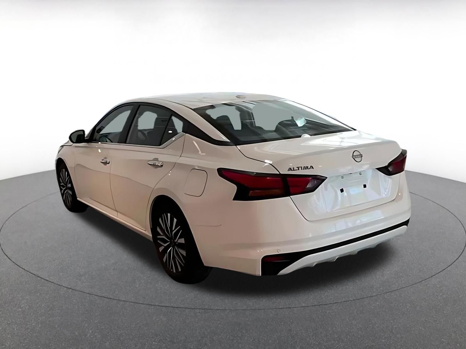 Thumbnail: 2025 Nissan Altima - 12