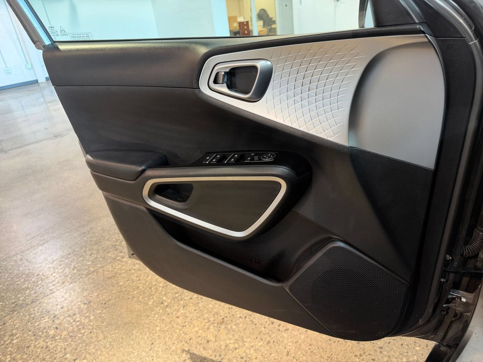 Thumbnail: 2025 Kia Soul - 18