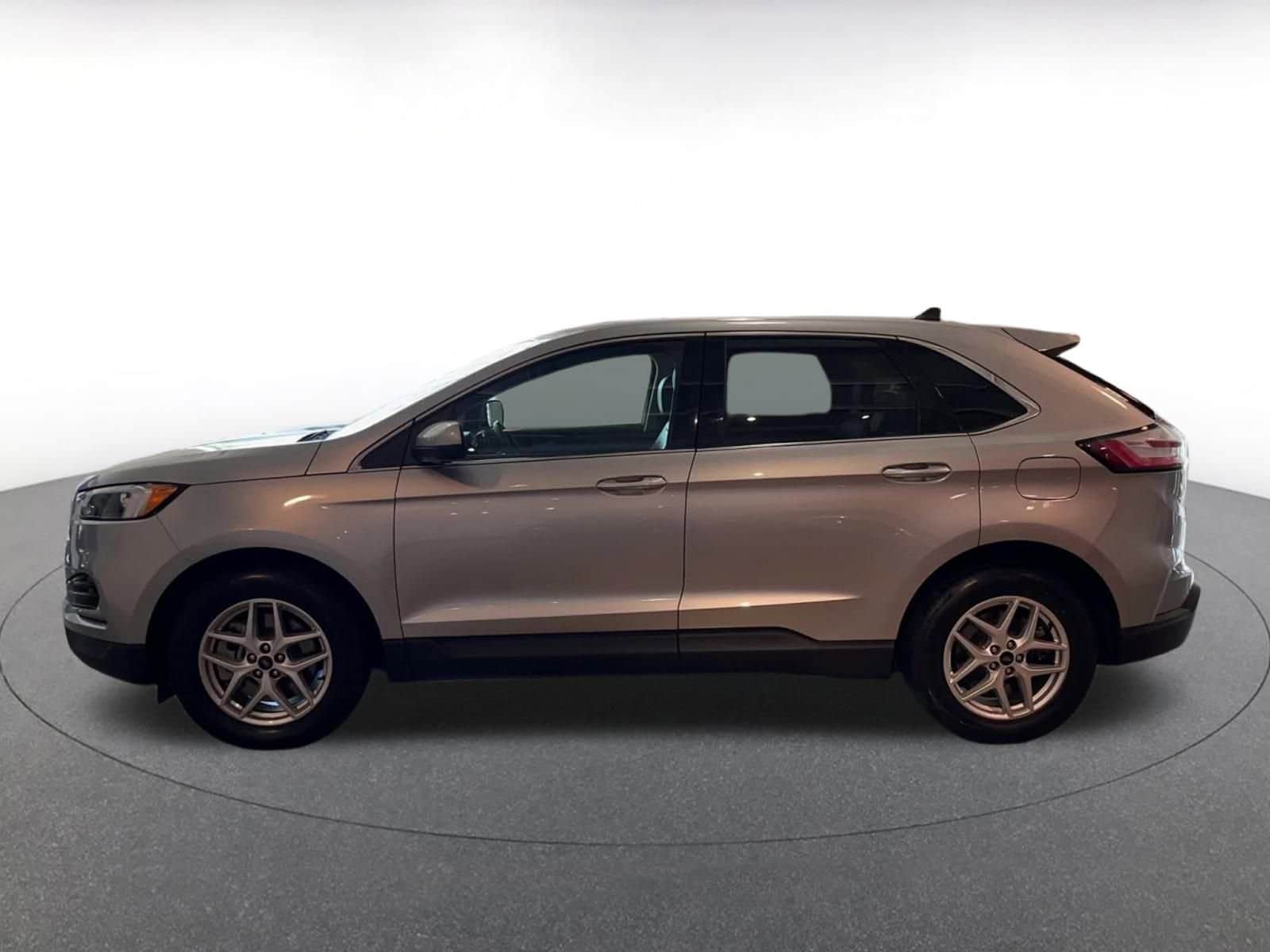 Thumbnail: 2023 Ford Edge - 9