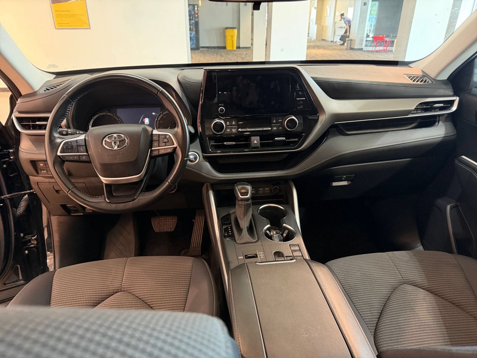 Thumbnail: 2025 Toyota Highlander - 35