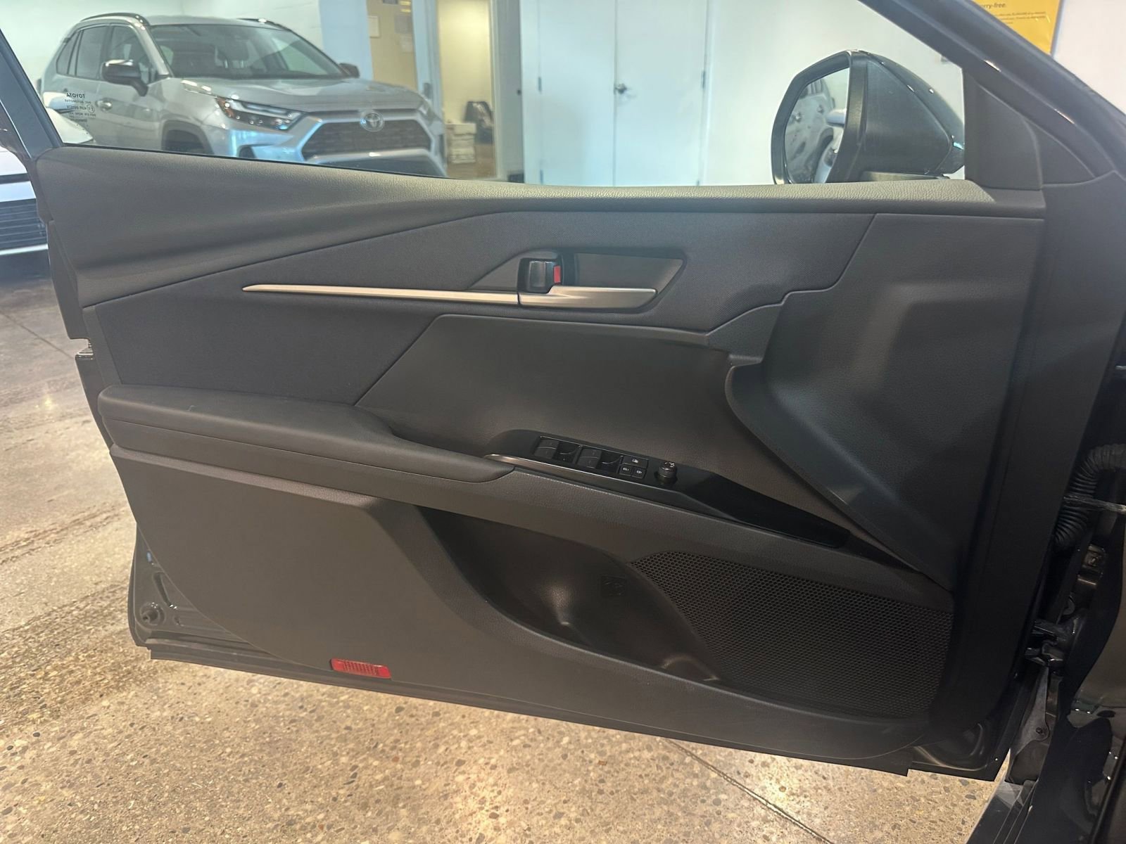 Thumbnail: 2025 Toyota Camry - 20