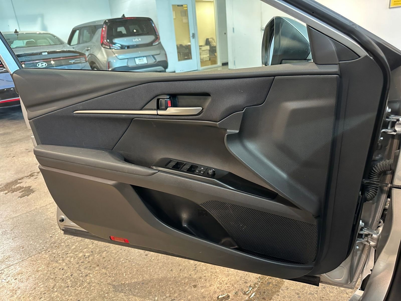 Thumbnail: 2025 Toyota Camry - 18