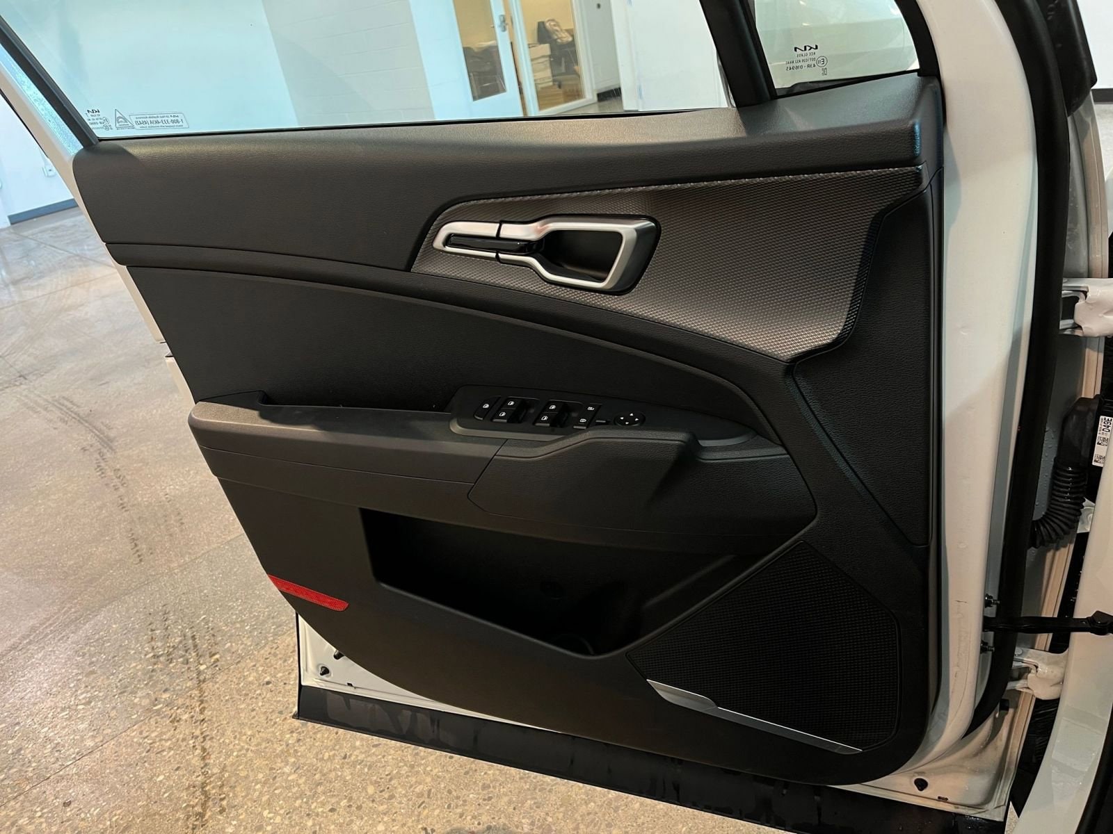 Thumbnail: 2025 Kia Sportage - 18