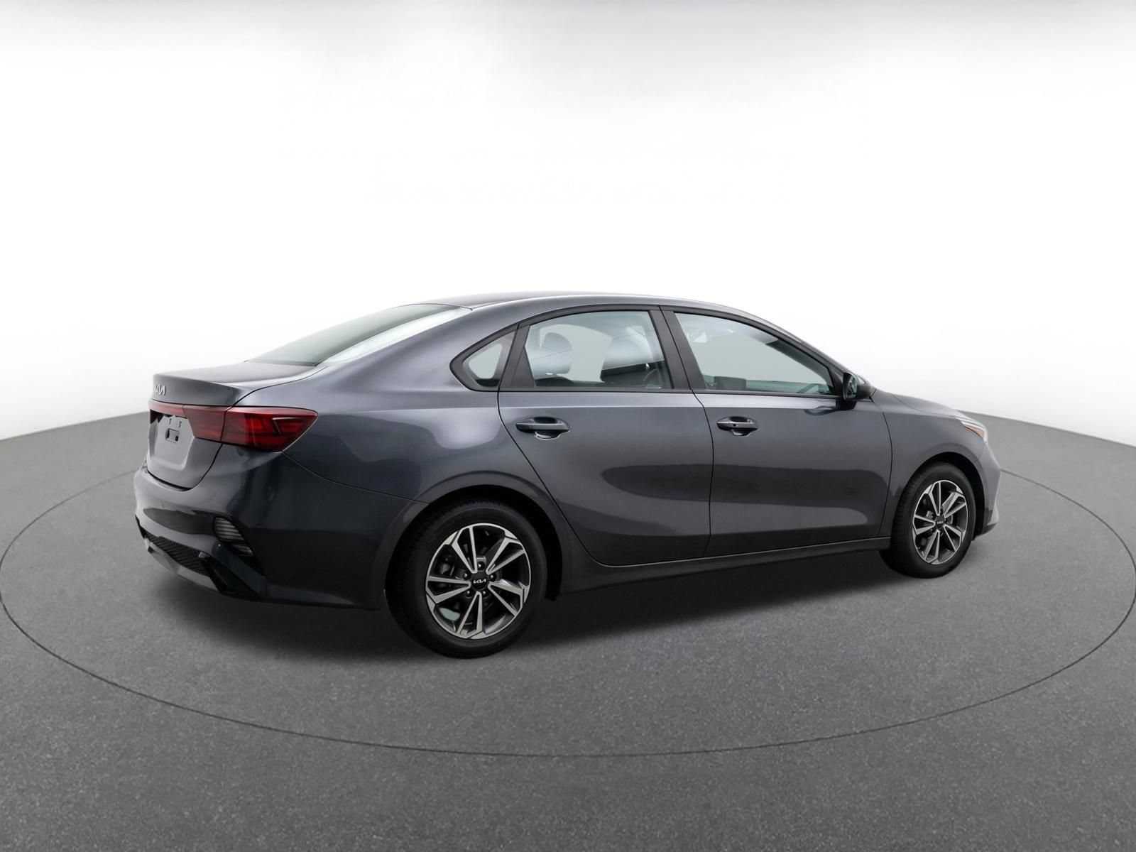 Thumbnail: 2024 Kia Forte - 8